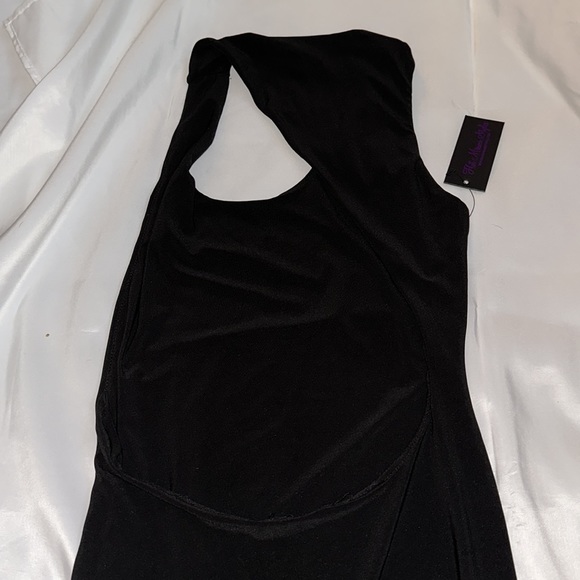 Open back - Picture 3 of 3